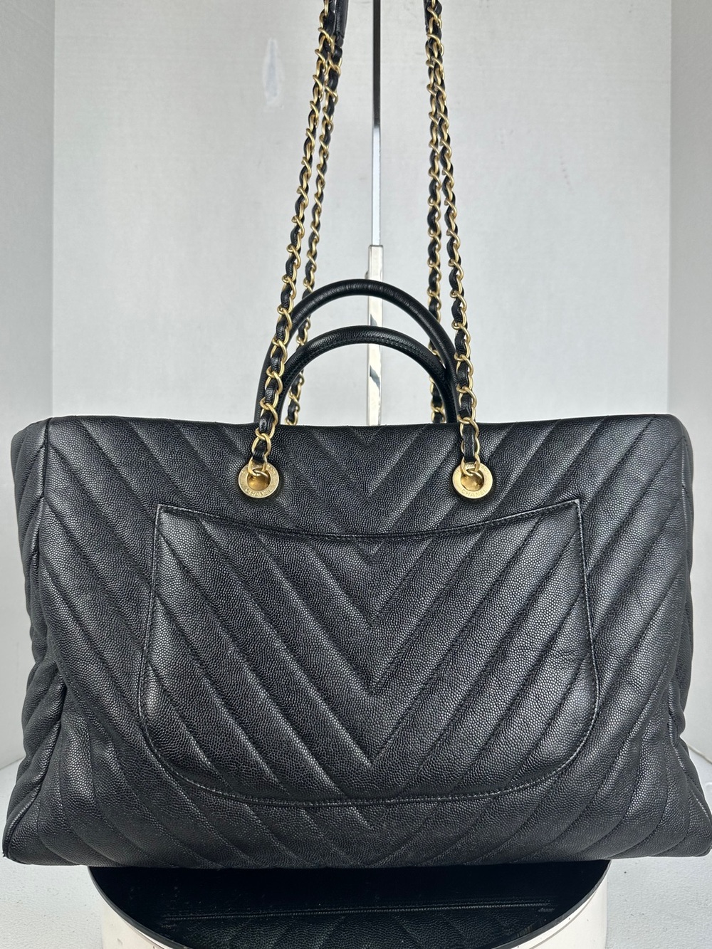 CHANEL CAVIAR LEATHER CC TOTE - Picture 3 of 11